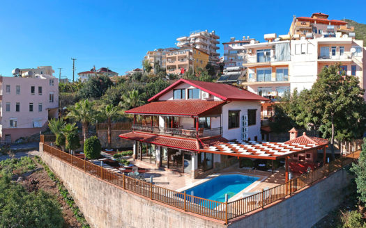 Einzigartige Villa in Alanya mit Panorama-Meerblick