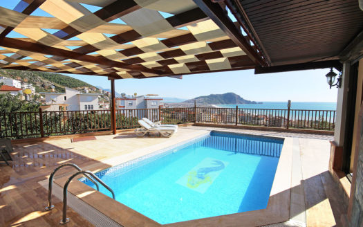 Einzigartige Villa in Alanya mit Panorama-Meerblick