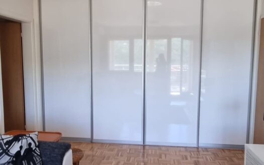 شقة مريحة بغرفة نوم واحدة 1+1 في Vogošća ، بوسنة و الهرسك