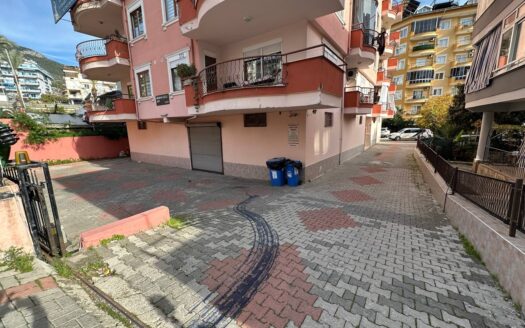 Spacious 2+1 Apartment in Prime Central Location – Ideal for Residential or Office Use